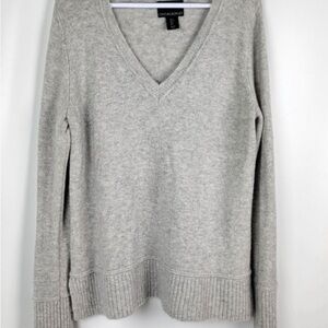 Light gray Cynthia Rowley knit sweater size L